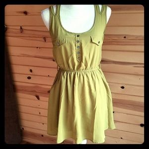 🛍Green Lace Back Pocket Button Down Dress